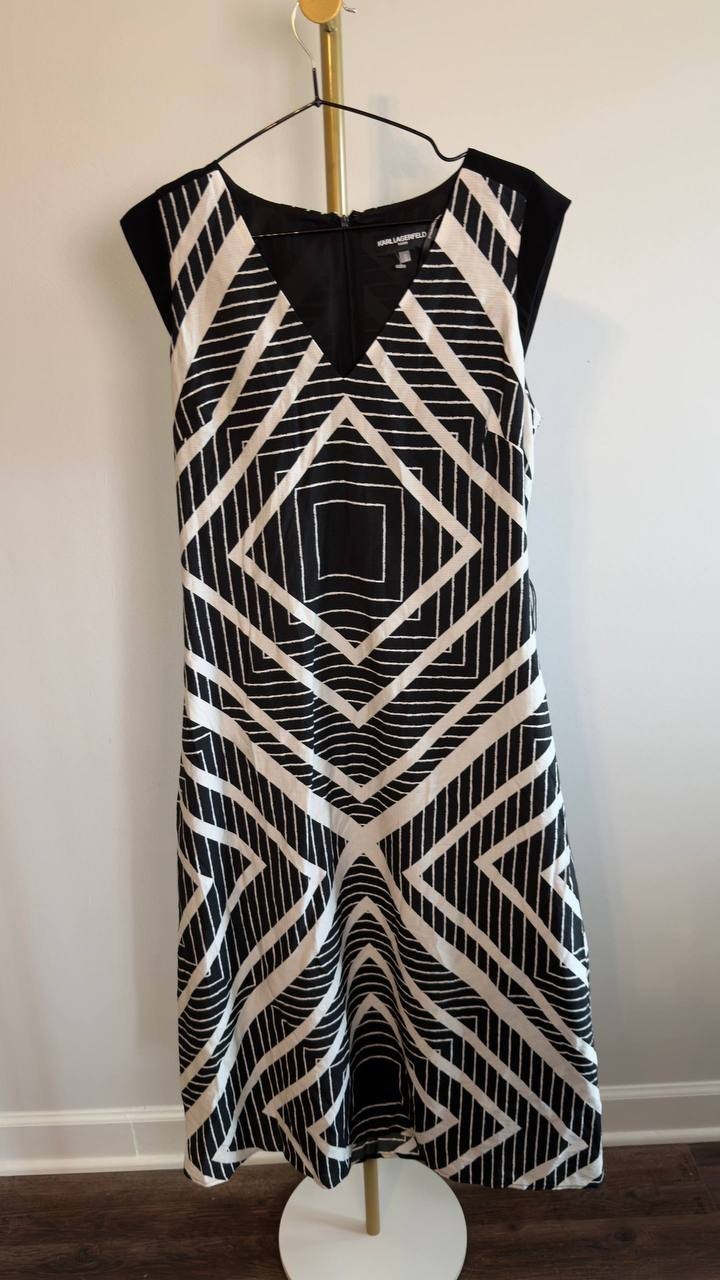 Karl Lagerfeld Paris Geo‑Print V‑Neck Midi Dress Black/White M NWOT $159