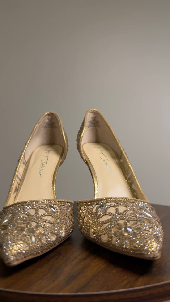 Betsey  Johnson  Chic  Rhinestone  Pumps  Gold  8.5  NWT  $139