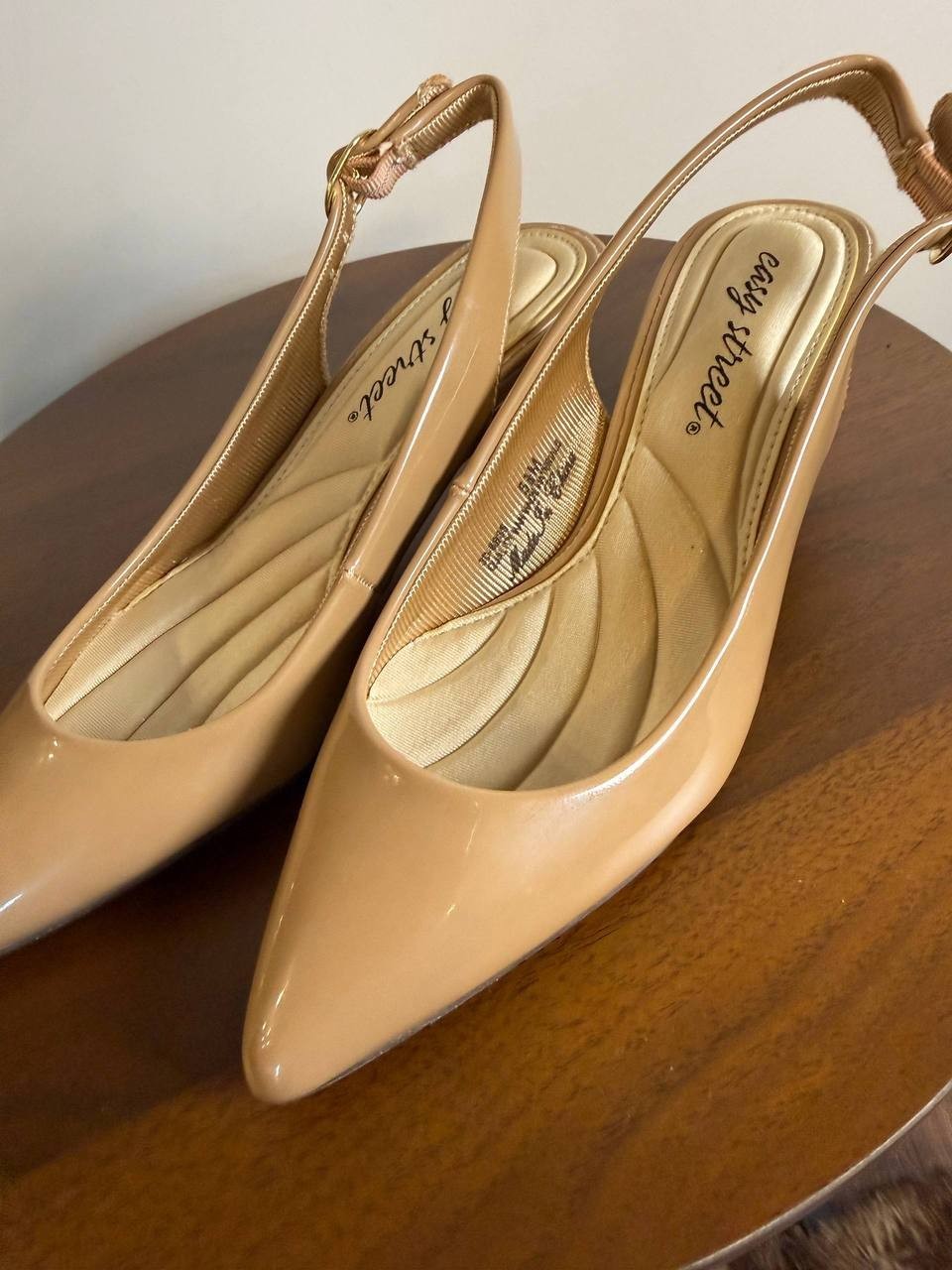 Easy Street Faye Slingback Pumps – Nude Patent – Size 5.5M – Manmade –New in Box