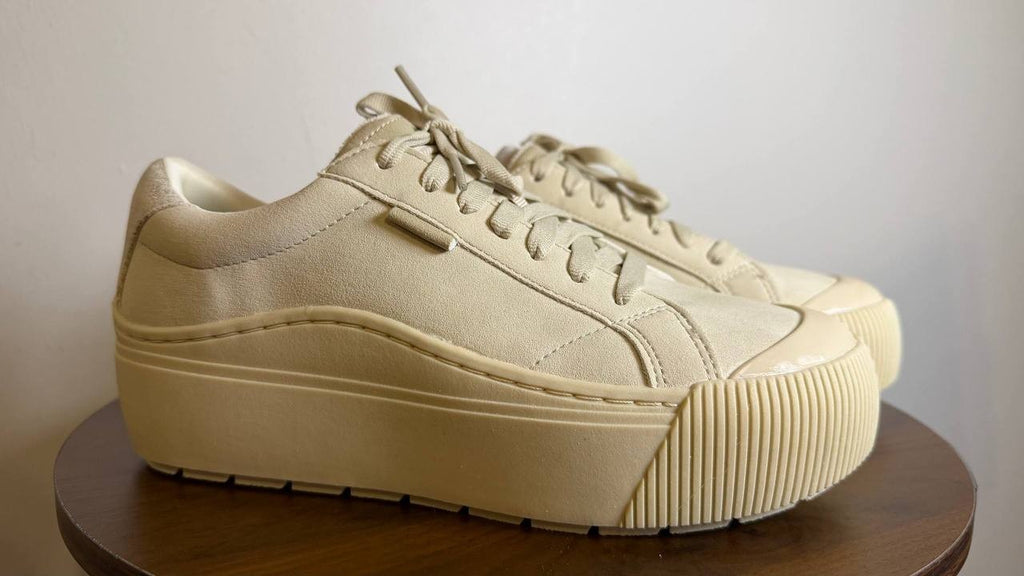 Dr. Scholl’s White/Oyster Sneakers 6.5M New in Box MSRP $110