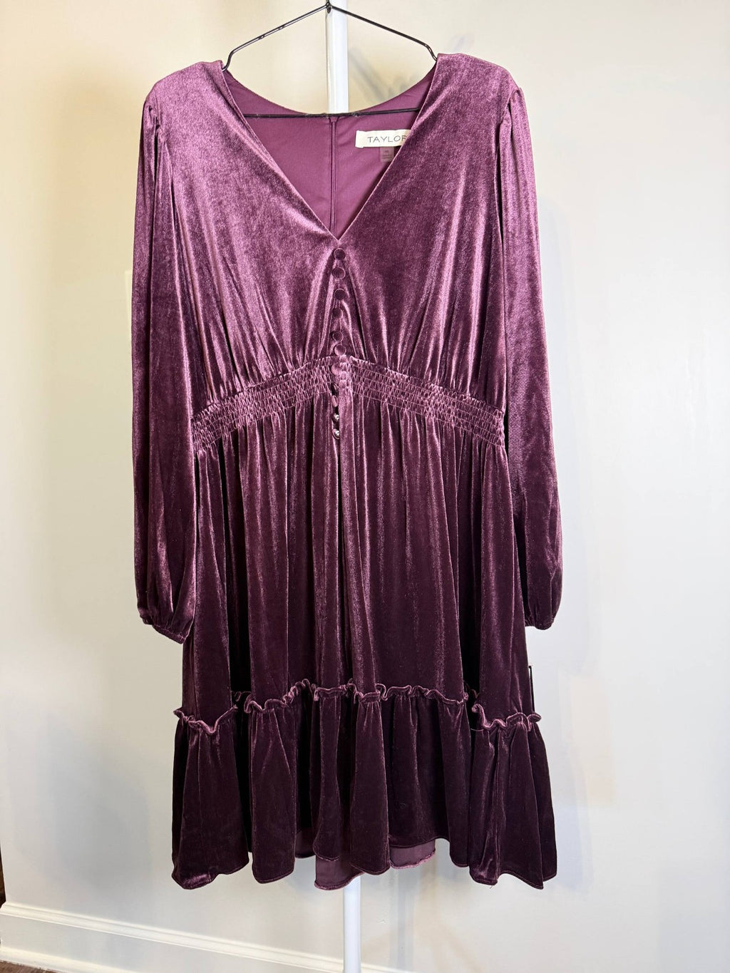 Taylor Velvet V‑Neck Smocked‑Waist Dress NWT Sizes 6/8/16 – Holiday Party Velvet