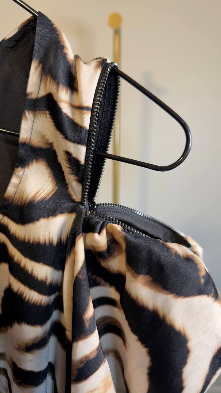 DKNY Printed Satin Puff‑Sleeve Zipper Top Blurred Zebra XS NWT $89