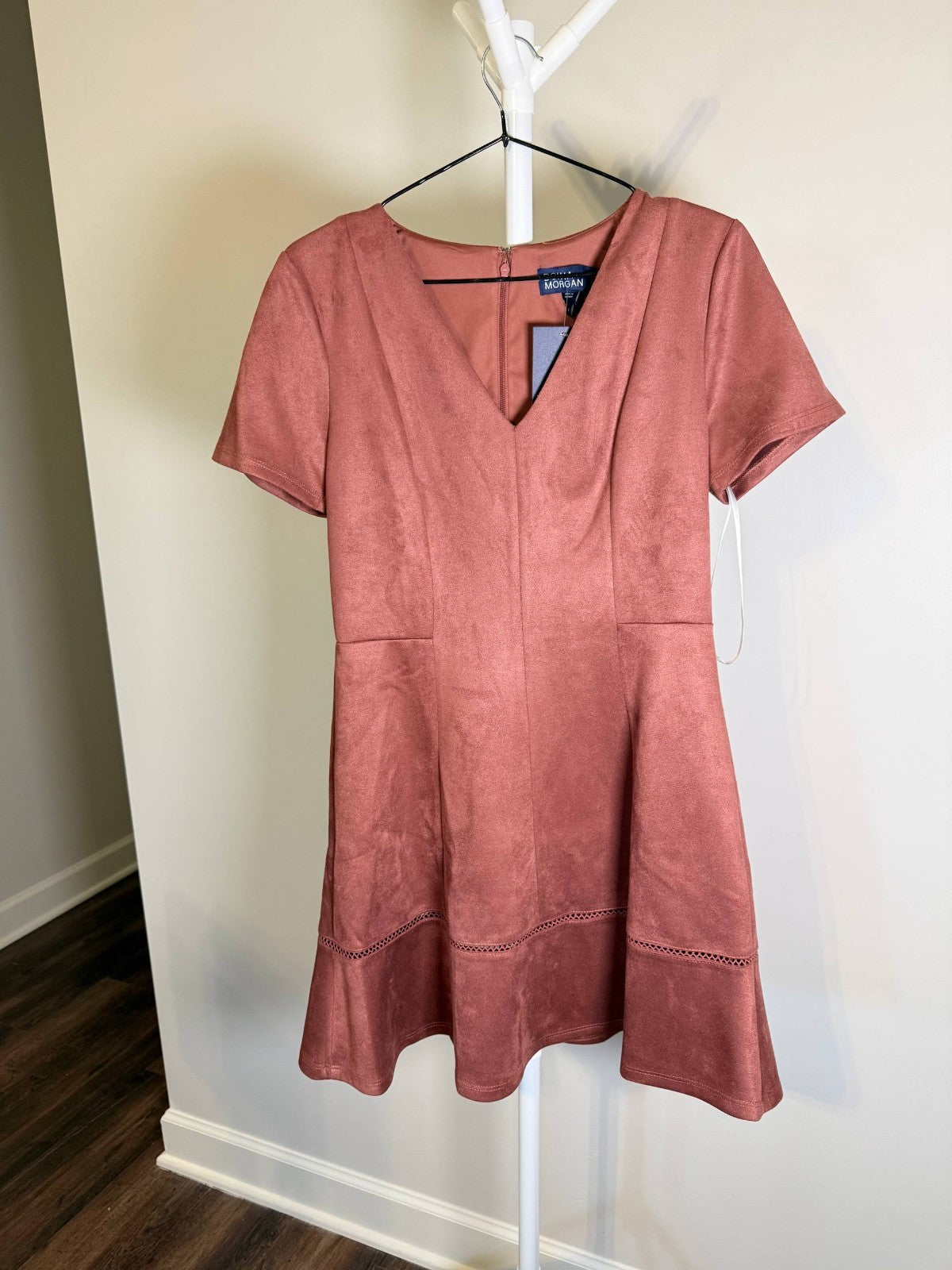Donna Morgan Women’s V‑Neck Mini Dress – Pink – NWT – MSRP $138 – Sizes 0–16