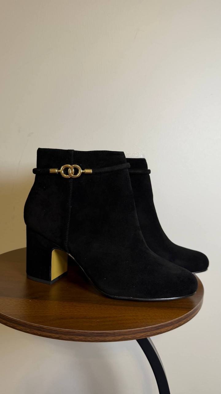 Bella Vita Diaz Booties 9 Black Suede Chain Detail Zip Dress Heel NIB msrp$125