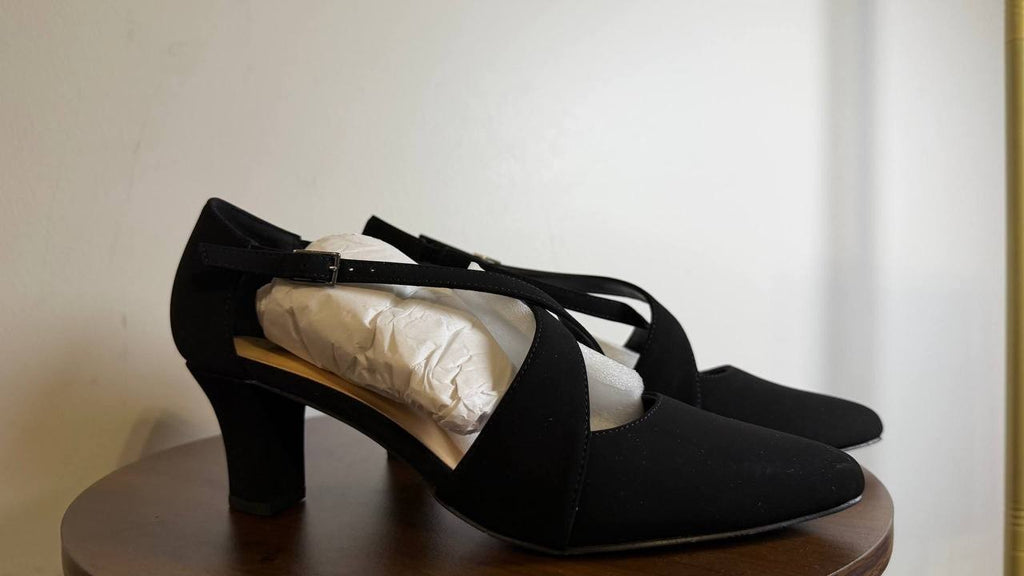 Easy Street Elegance Cross Strap Pumps Black Lamy 7.5M NWB Faux Leather $69.99