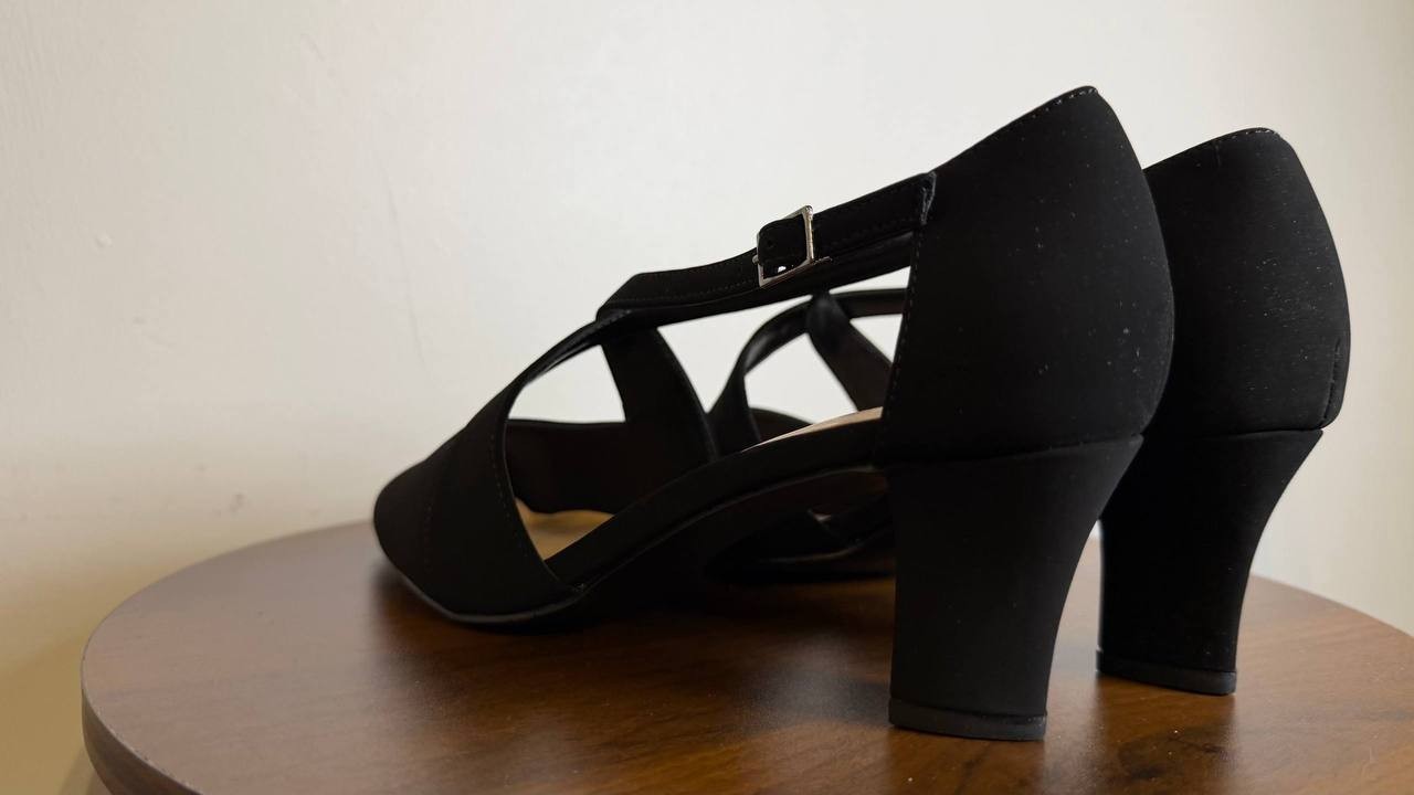 Easy Street Black Strap Front Pumps 6.5W NIB MSRP $69.99