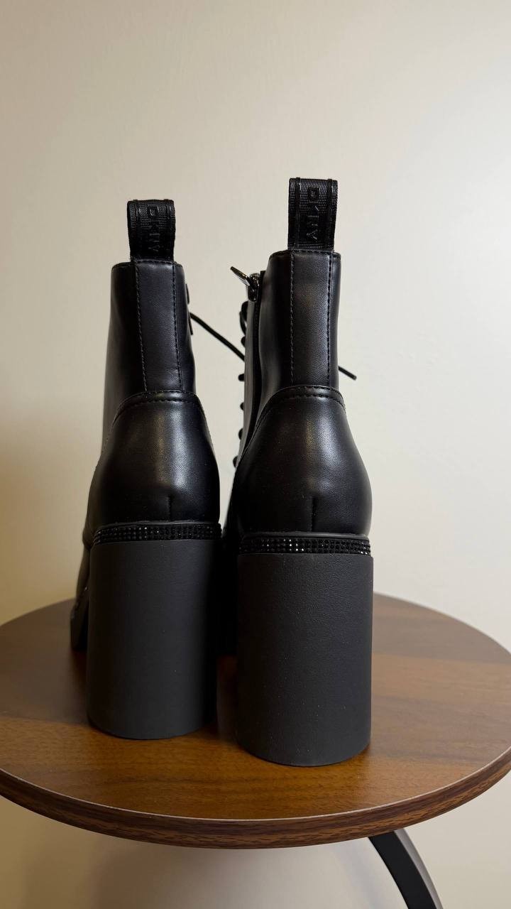 DKNY Platform Heel Boots 8.5 Black Textile Zippered Modern New In Box msrp$159