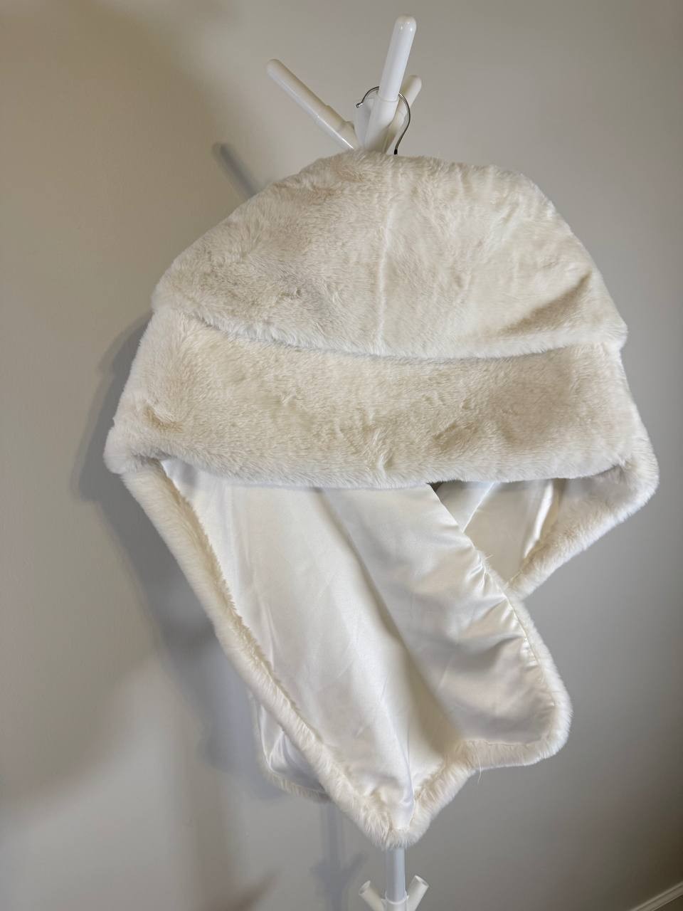 Adrianna Papell Wrap/Shawl – White–One Size – NWT – $109