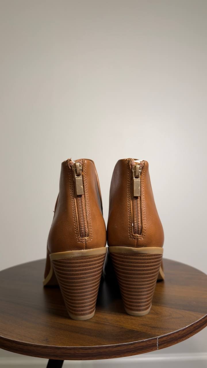 Wild  Pair  Booties  Brown  8.5M  New  $99.50