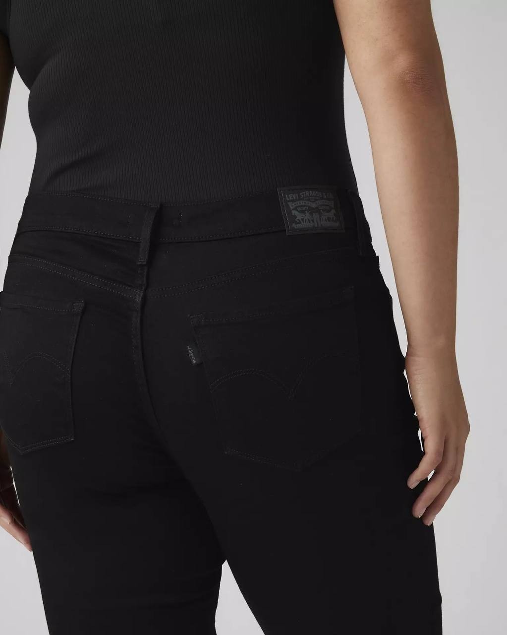 Levi’s Women’s Plus Shaping Jeans Black 22W M $69.50 NWT
