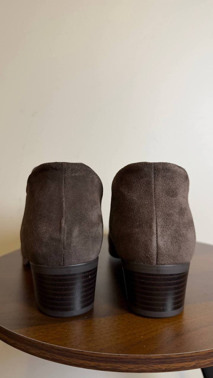 Kenneth Cole Reaction Serafina Booties 8M Chocolate Suede Pull‑On NIB msrp$99