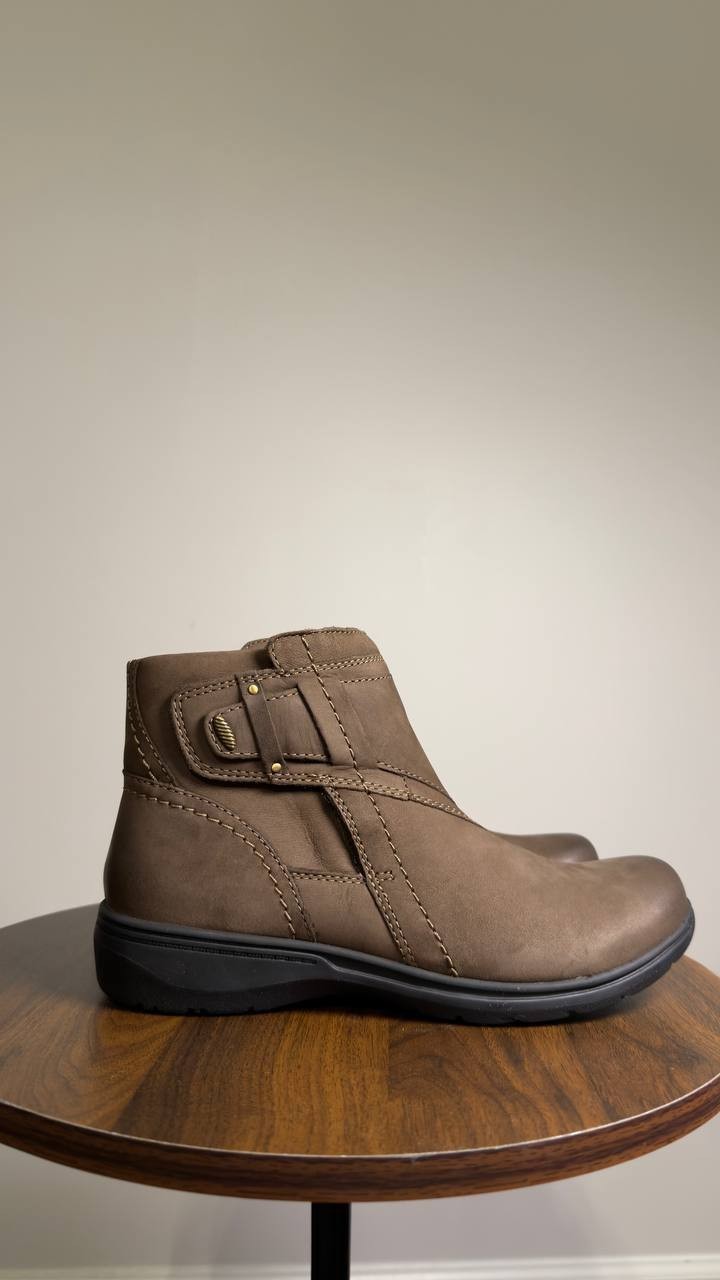 Clarks  Carleigh  Style  Boots  Brown  Nubuck  7.5M  New  $130