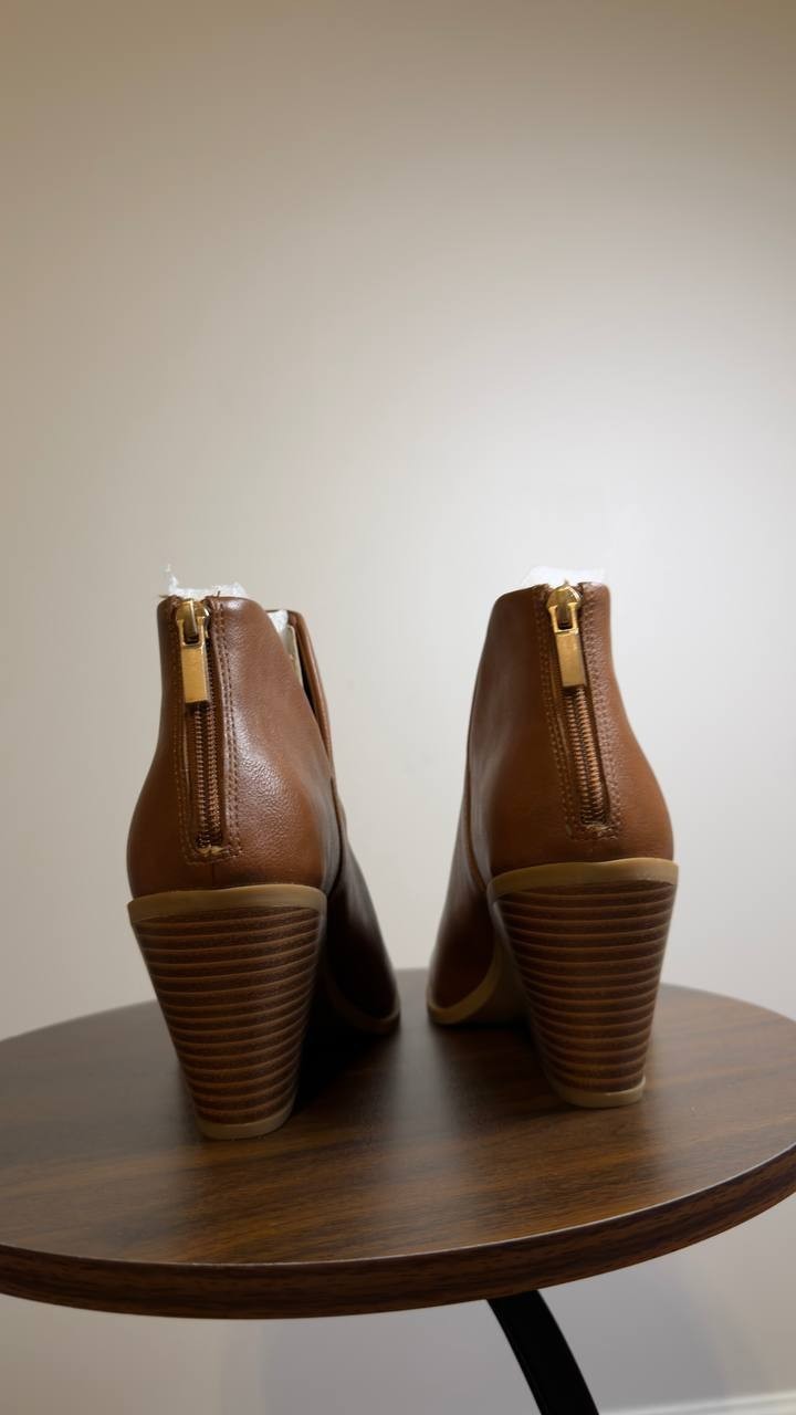 Wild Pair  Ankle Booties  Brown  8.5M  New  $80