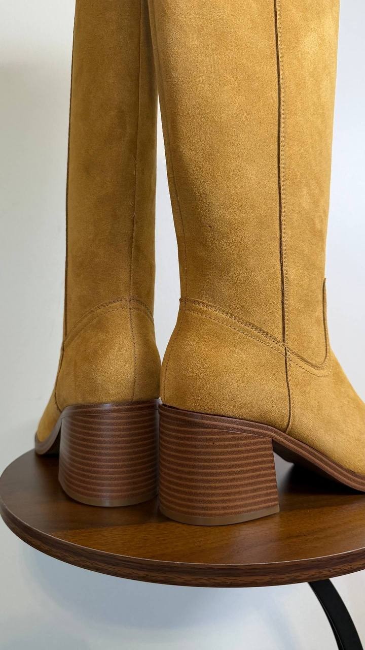 Tommy Hilfiger Laythen Boots 8.5M Natural Suede Tall Square Toe NIB msrp$159