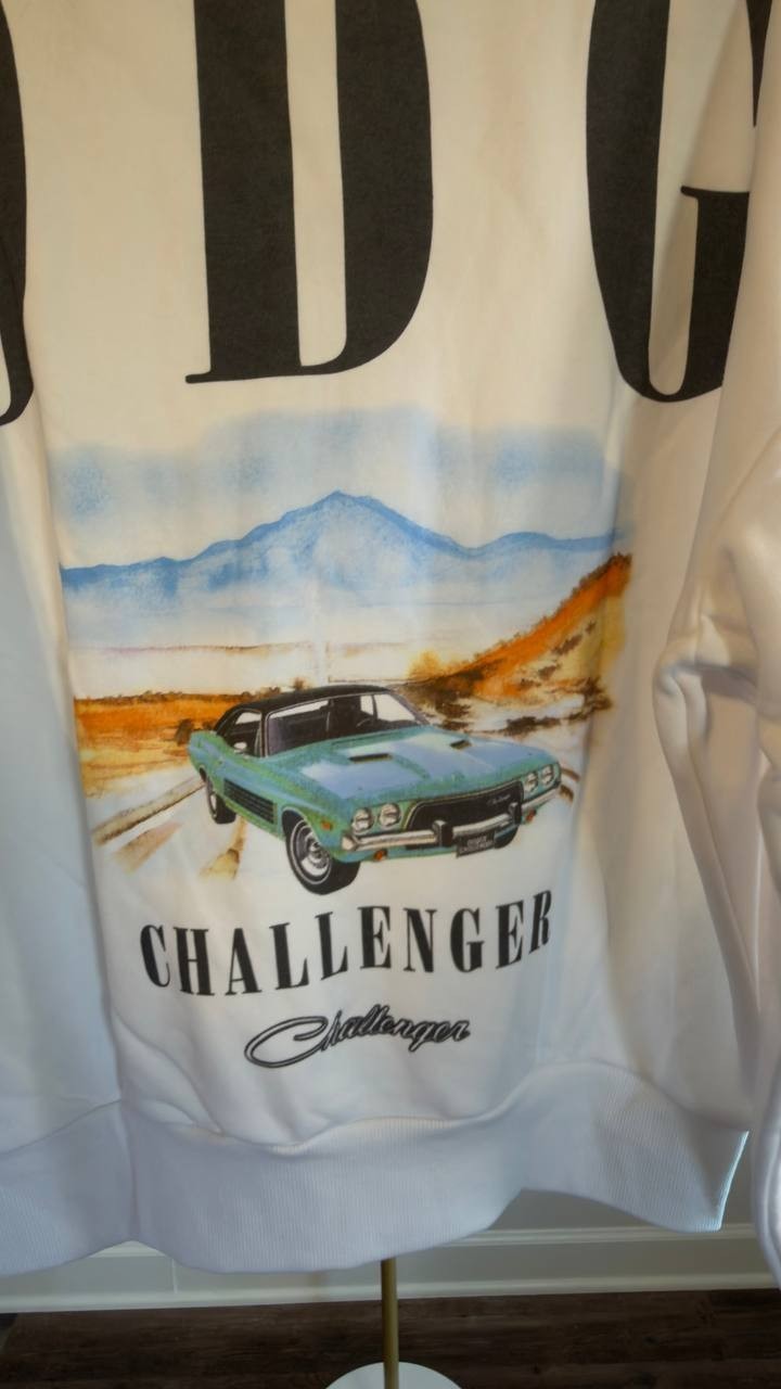 Dodge Challenger Crewneck Sweatshirt White M NWT $50