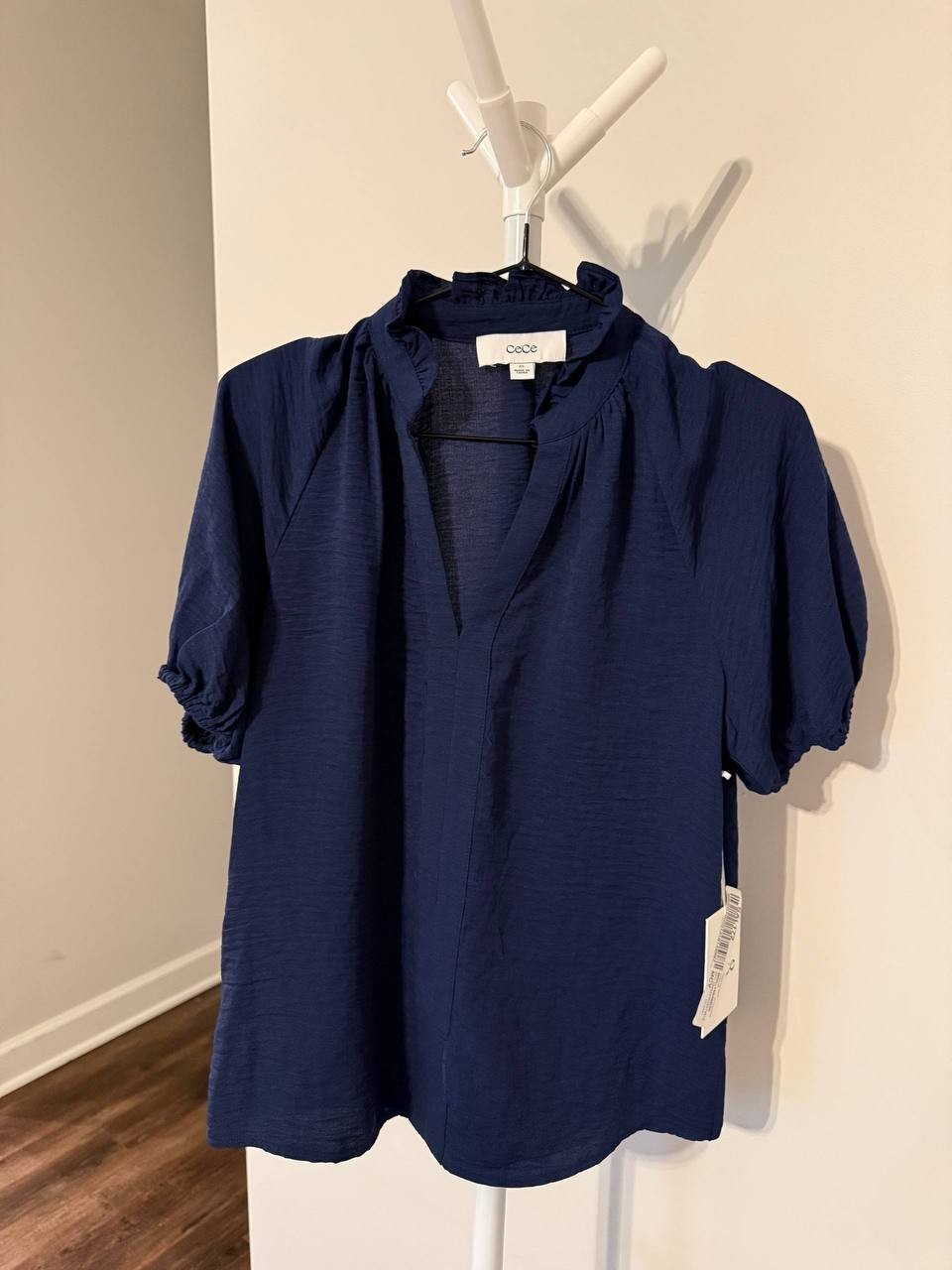 CeCe Short‑Sleeve Ruffle‑Neck Raglan Split‑Neck Blouse – Navy–Size XS –NWT –$69