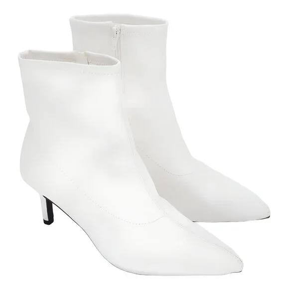 Wild Pair White Ankle Booties 8M New in Box MSRP $69.90