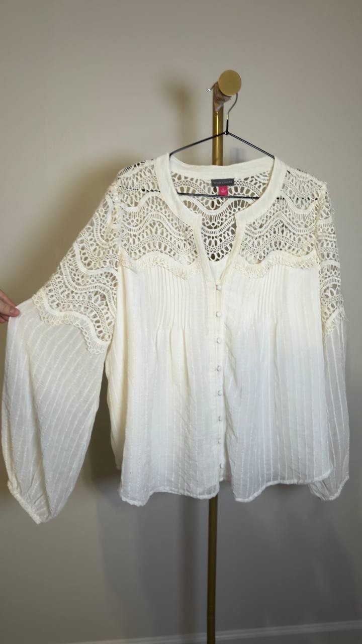 Vince Camuto Women’s V‑Neck Long Sleeve Button Blouse New Ivory L NWT $109