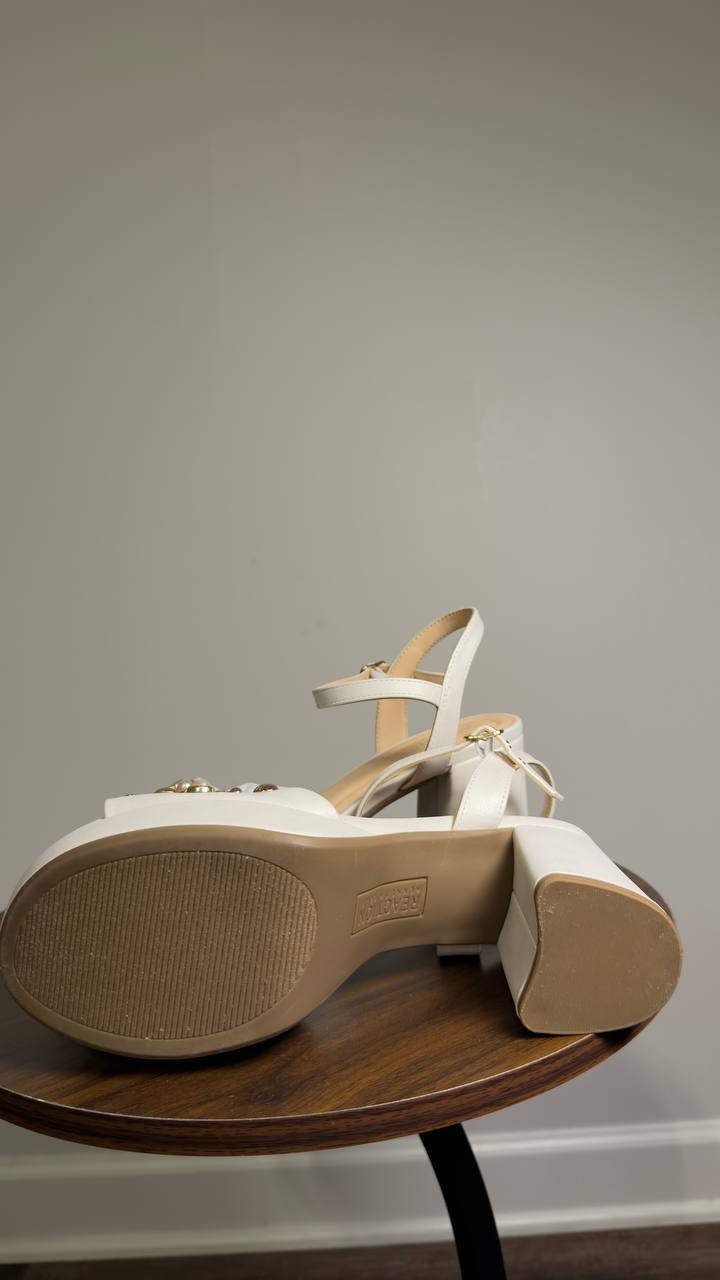 Reaction  by  Kenneth  Cole  Platform  Sandals  Ivory  8.5M  New  $99