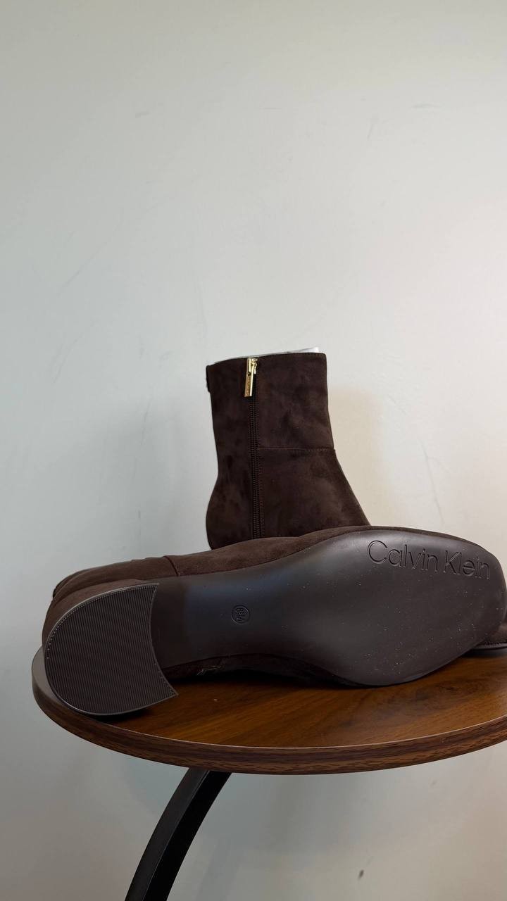 Calvin Klein Parry Block Heel Ankle Booties Dark Brown 8.5M Man‑Made $129 NWB