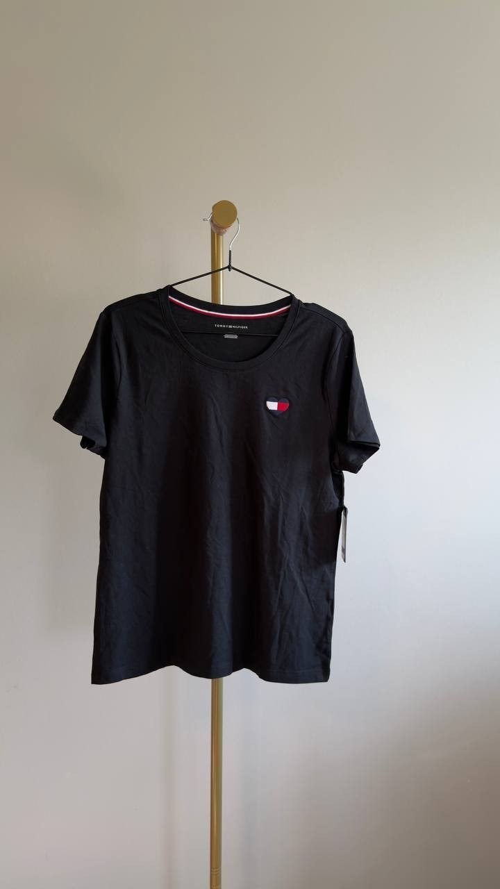 Tommy Hilfiger Embroidered Heart-Logo T-Shirt Black Size M NWT $44.50