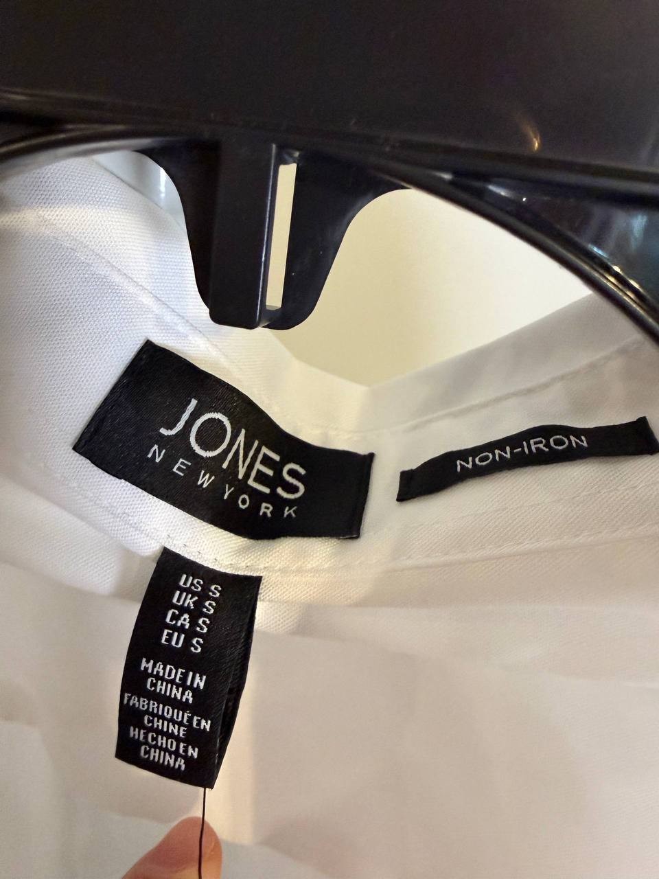 Jones New York  Easy‑Care Button‑Up Shirt – Size S – NWT – White – $79.50