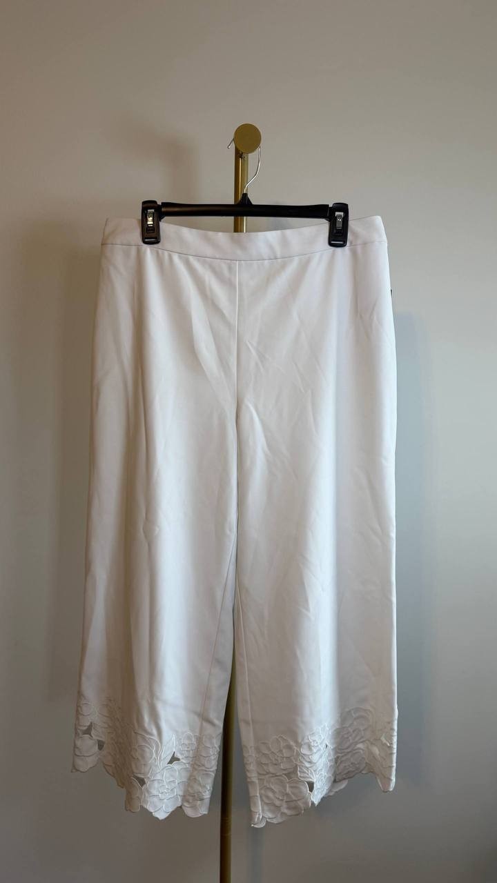 Karl Lagerfeld Paris Floral-Hem Pants Soft White 12 NWT $149
