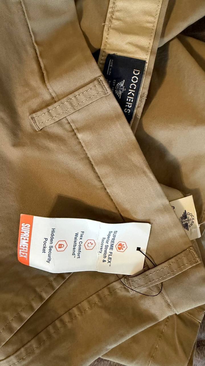 Dockers Men’s Ultimate Supreme Flex Stretch 9.5" Shorts Khaki 48 $60 NWT