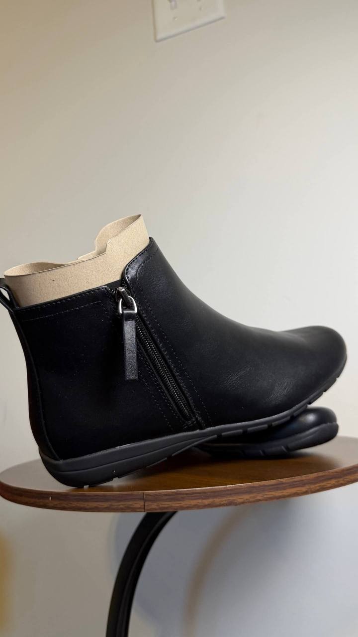 Easy Spirit Aleena Booties 9M Black Faux Leather Zip Round Toe NIB msrp$99