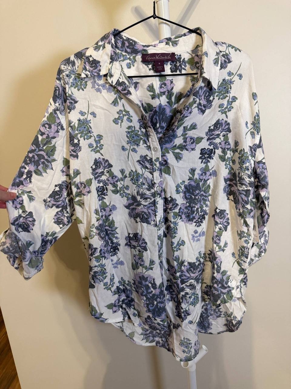 Gloria Vanderbilt Amanda Button‑Front Shirt – Size M – NWT –