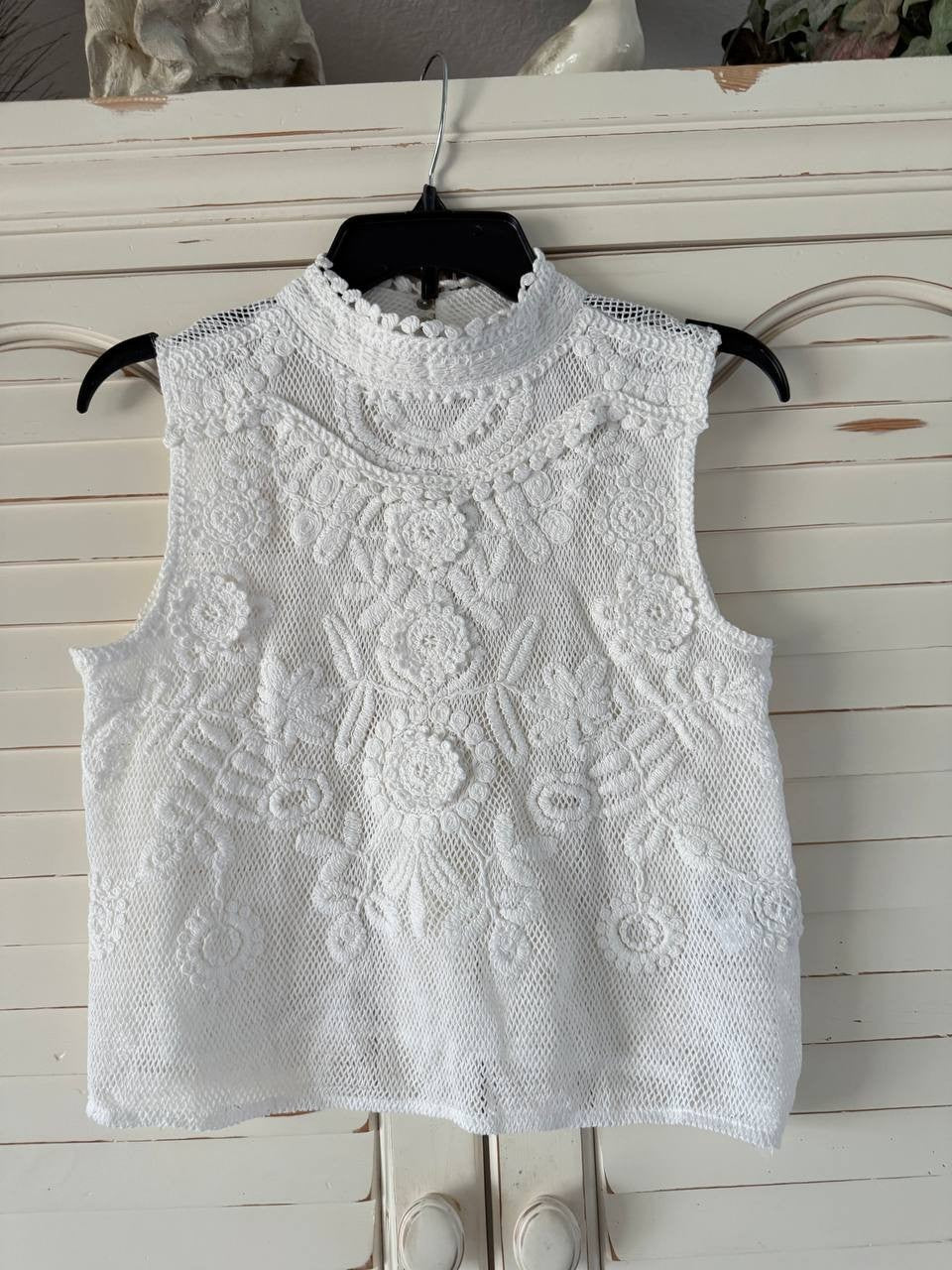 And Now This Cotton Floral-Appliqué Sleeveless Top PM White NWT $49.50