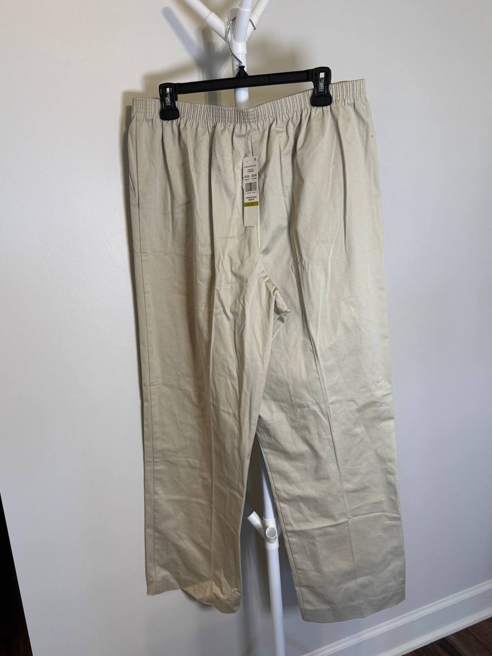 Alfred Dunner Petite Soft Twill Mid‑Rise Straight‑Leg Pants – Size 14 – NWT