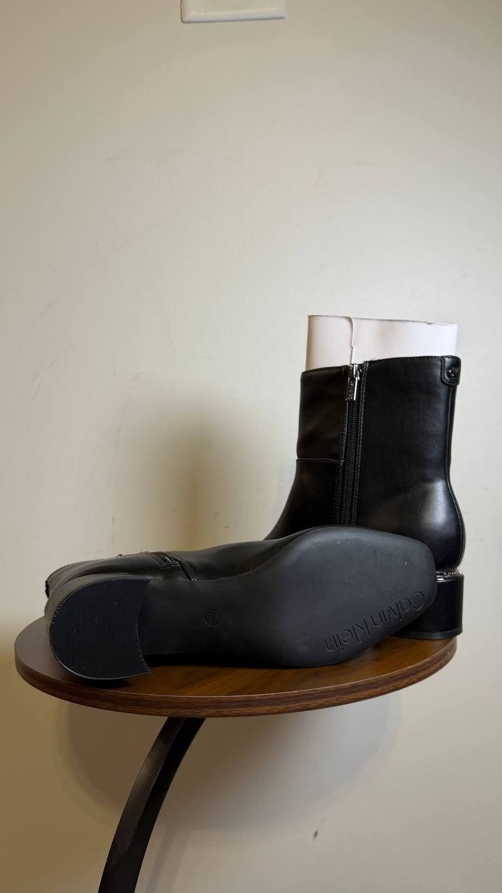 Calvin Klein Women’s Parry Block Heel Ankle Booties Black 8.5M Man‑Made $129 NWB