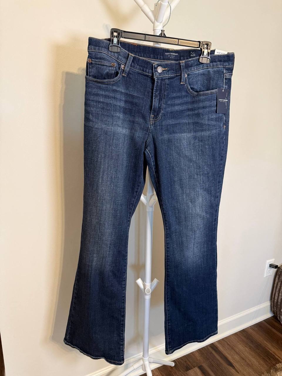Lucky Brand Sweet Mid‑Rise Bootcut Denim Pants – Size 10/32 – NWT – $79.50