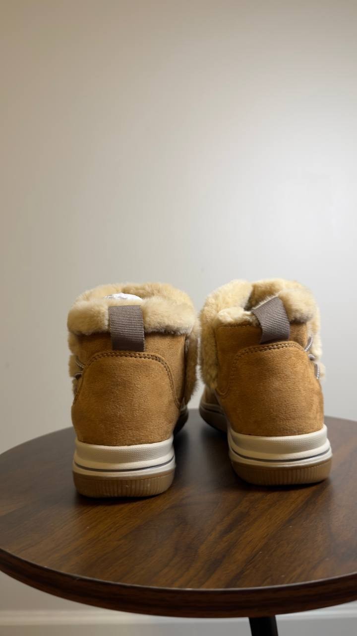 Clarks  Booties  Tan  5.5M  New  $105