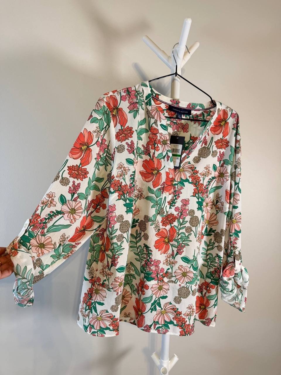 Tommy Hilfiger Floral Split‑Neck Top – Size M – NWT – $79.50