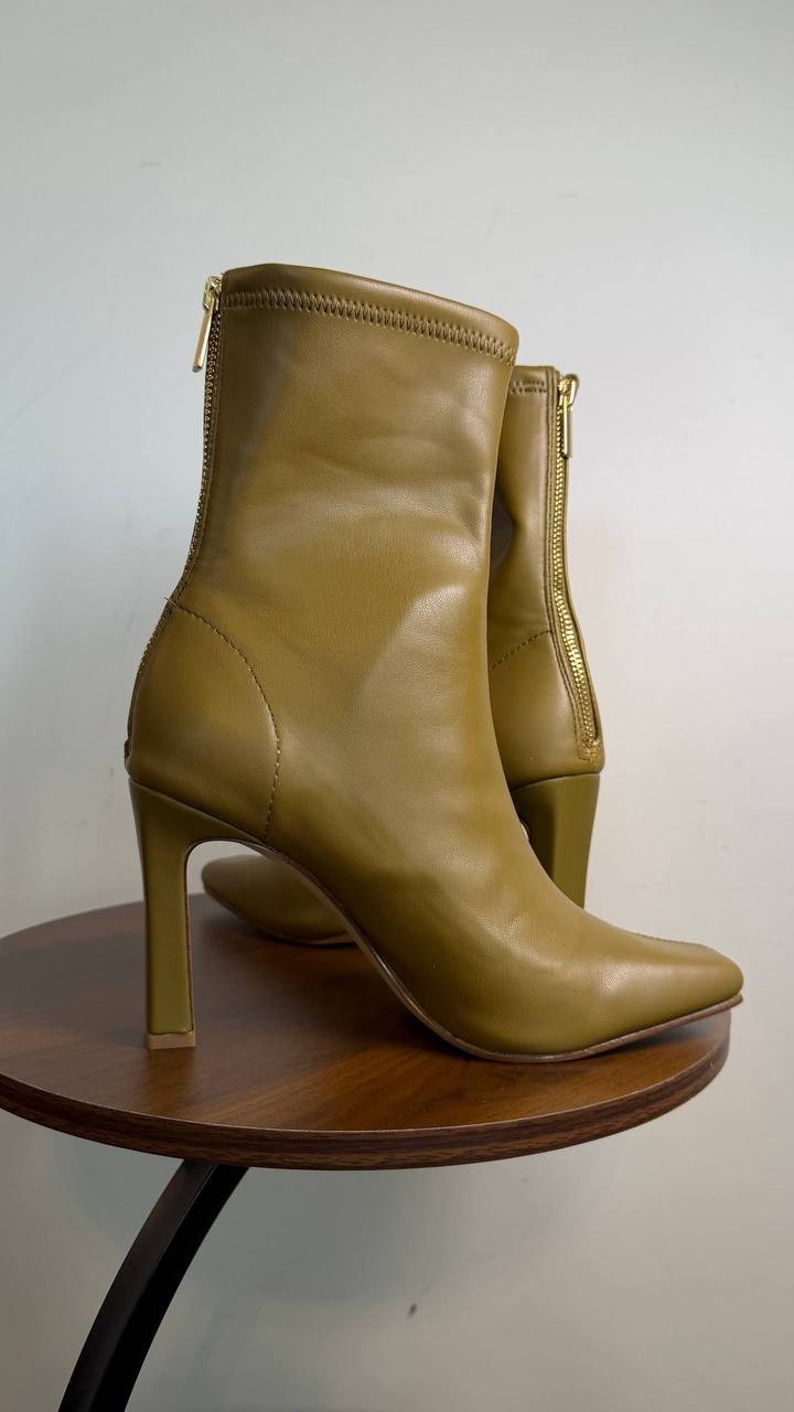 Steve Madden Khelan Olive Ankle Boots 9M Vegan Leather Block Heel $119.95 NWB