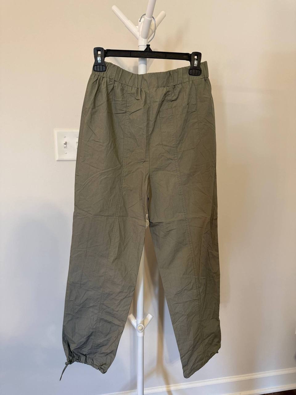 Hunter & Brown Olive Green Cargo-Style Pants – Size L – NWT – $59