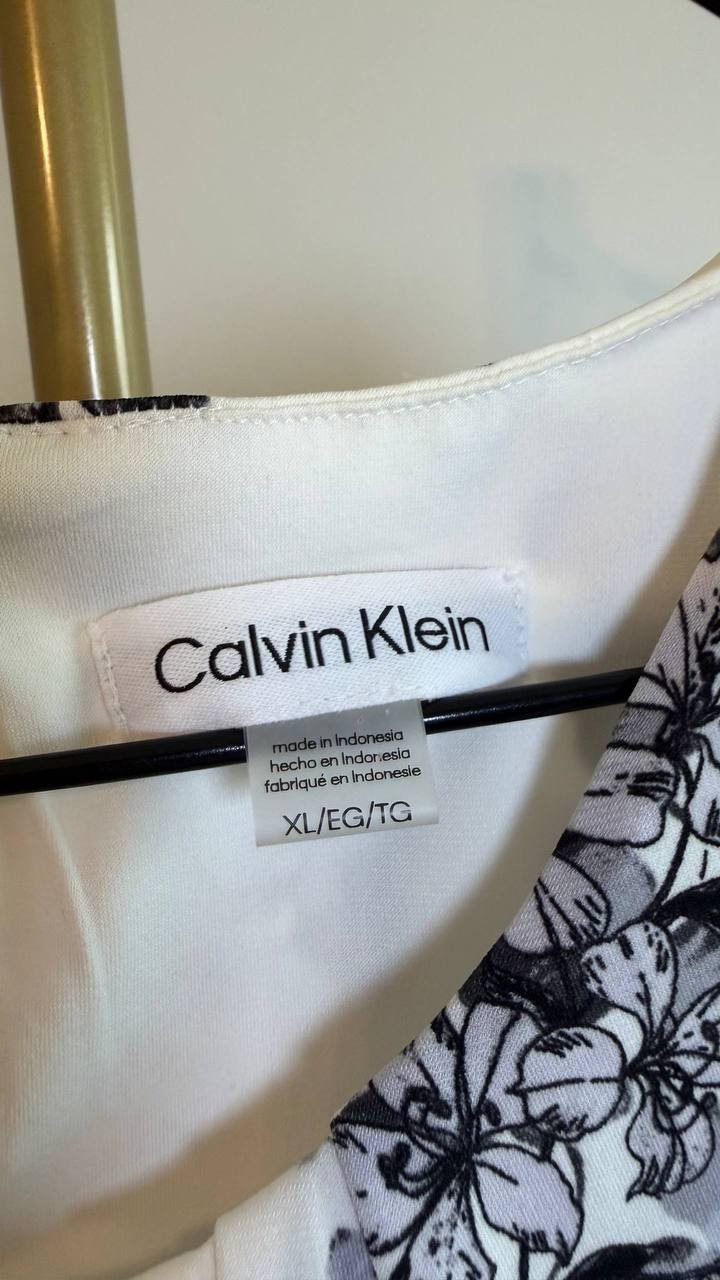 Calvin Klein Printed Pleat Neck Blouse Multi Keyhole Back SizeXL NWOT needs wash