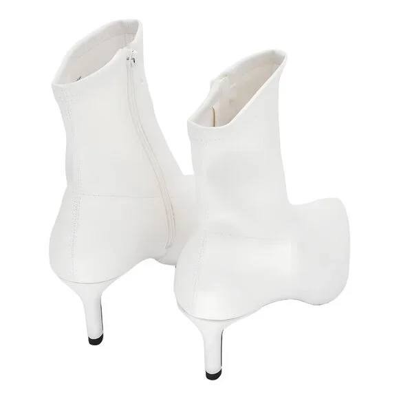 Wild Pair White Ankle Booties 8M New in Box MSRP $69.90