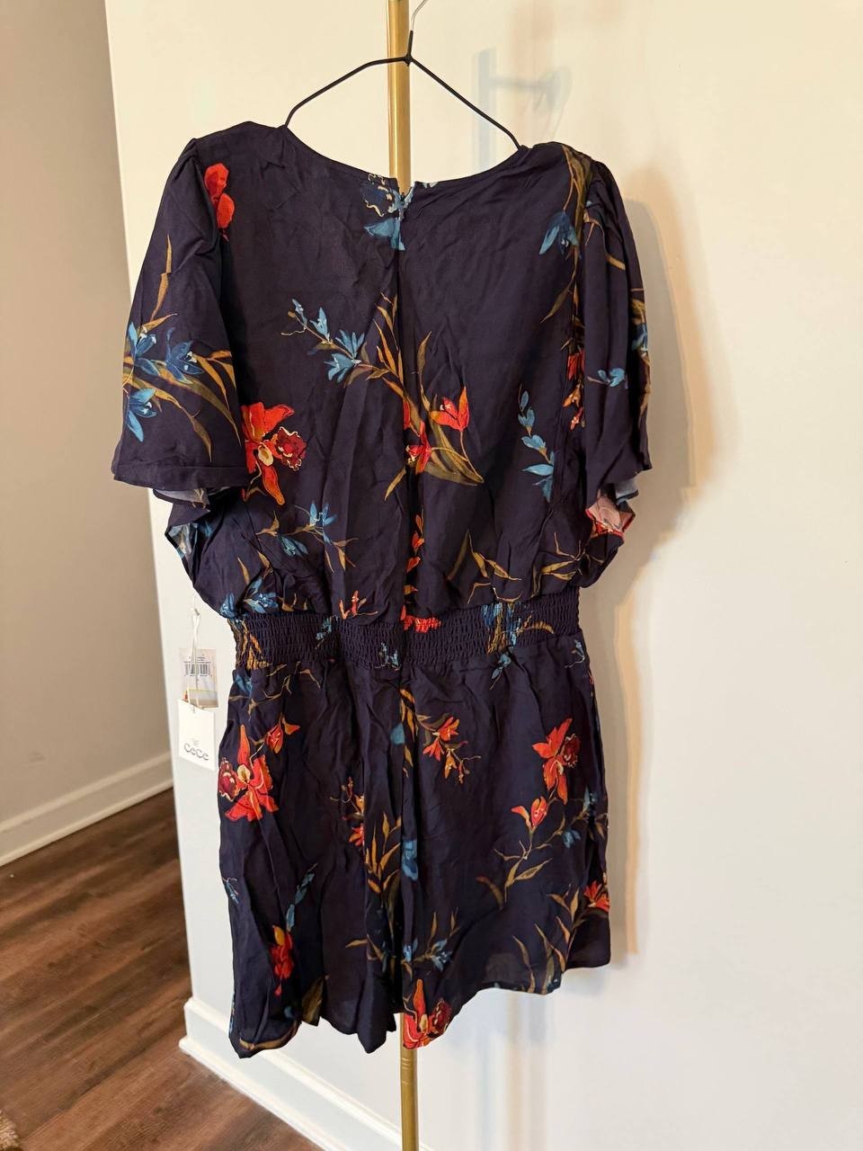 CeCe V‑Neck Smocked Flutter‑Sleeve Romper Navy Floral SIZE L NWT MSRP$79