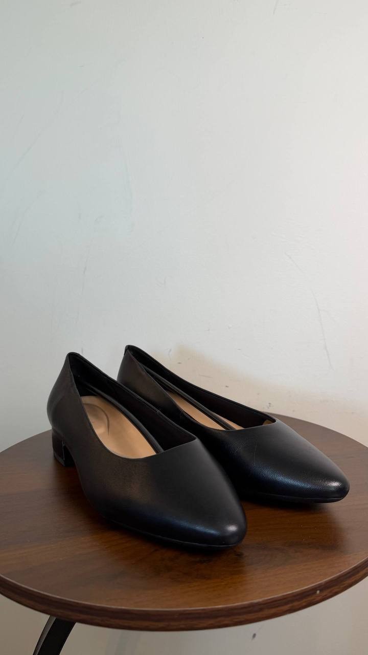 Easy Spirit Caldise eFlex Slip‑On Low Heel Pumps Black 7M Leather $99 NWB