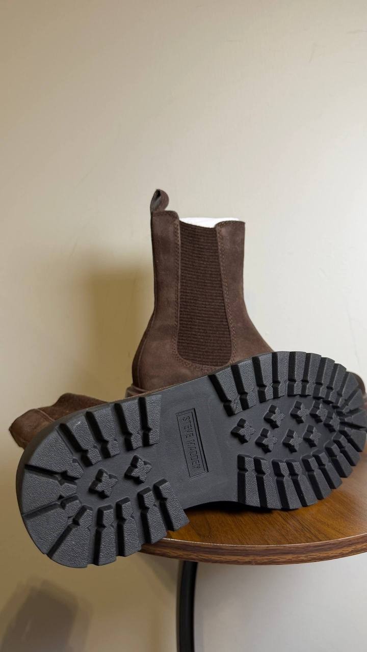 Steve Madden Brown Suede Chelsea Booties 9M New in Box Comfort Casual Style