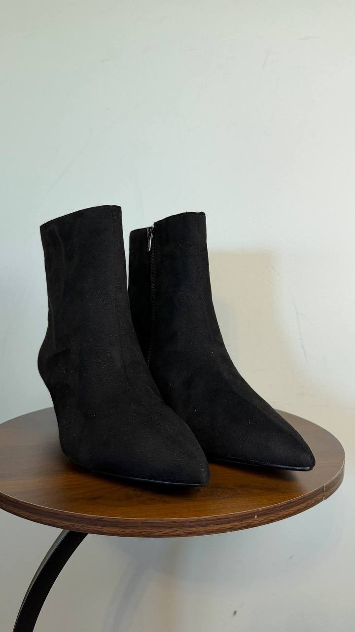 Journee Collection Arely Kitten Heel Booties Black 11WD Man‑Made $108 NWB