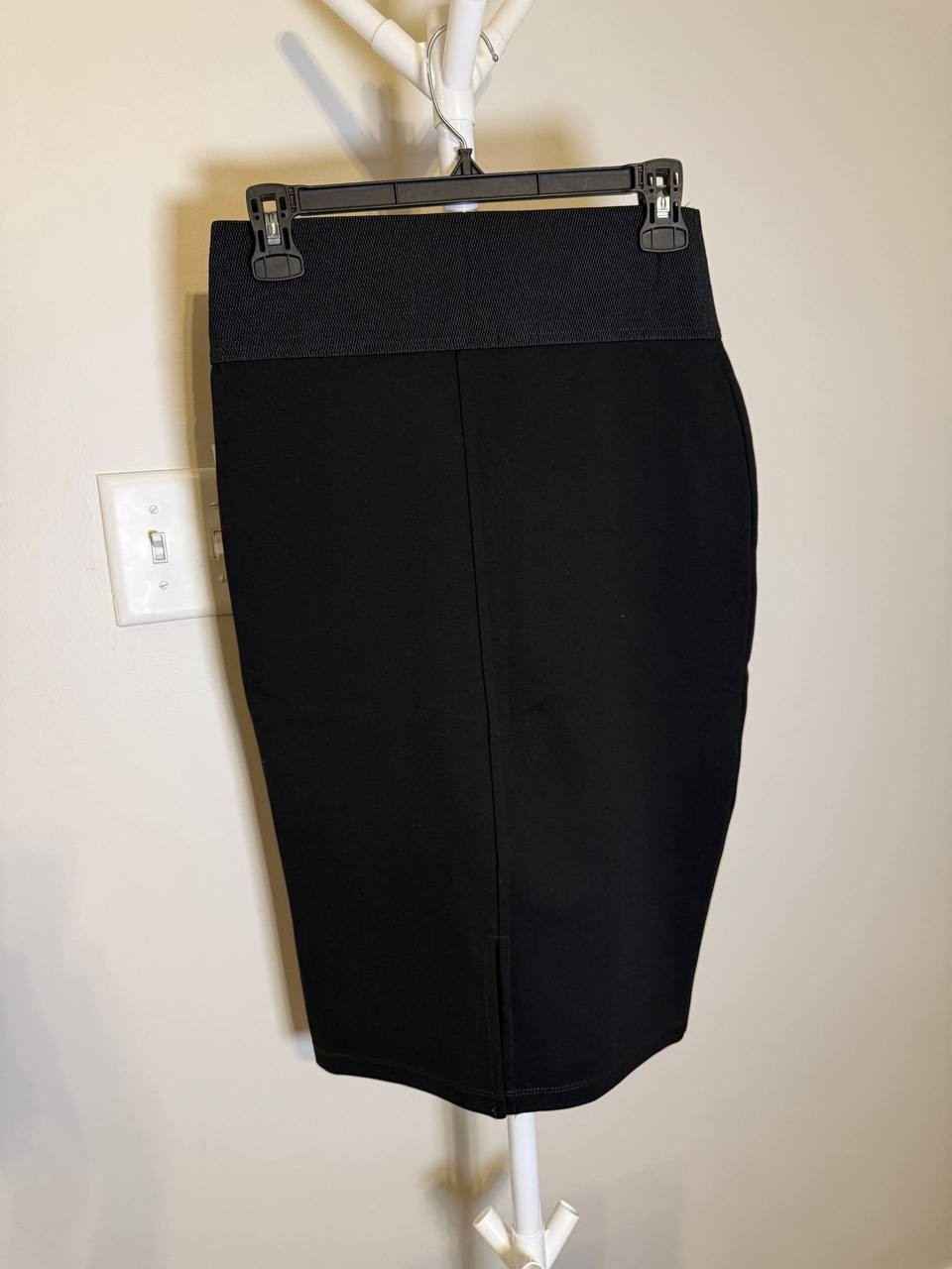 Calvin Klein Modern Essentials Pencil Skirt – XS – Black – NWT – $69.50