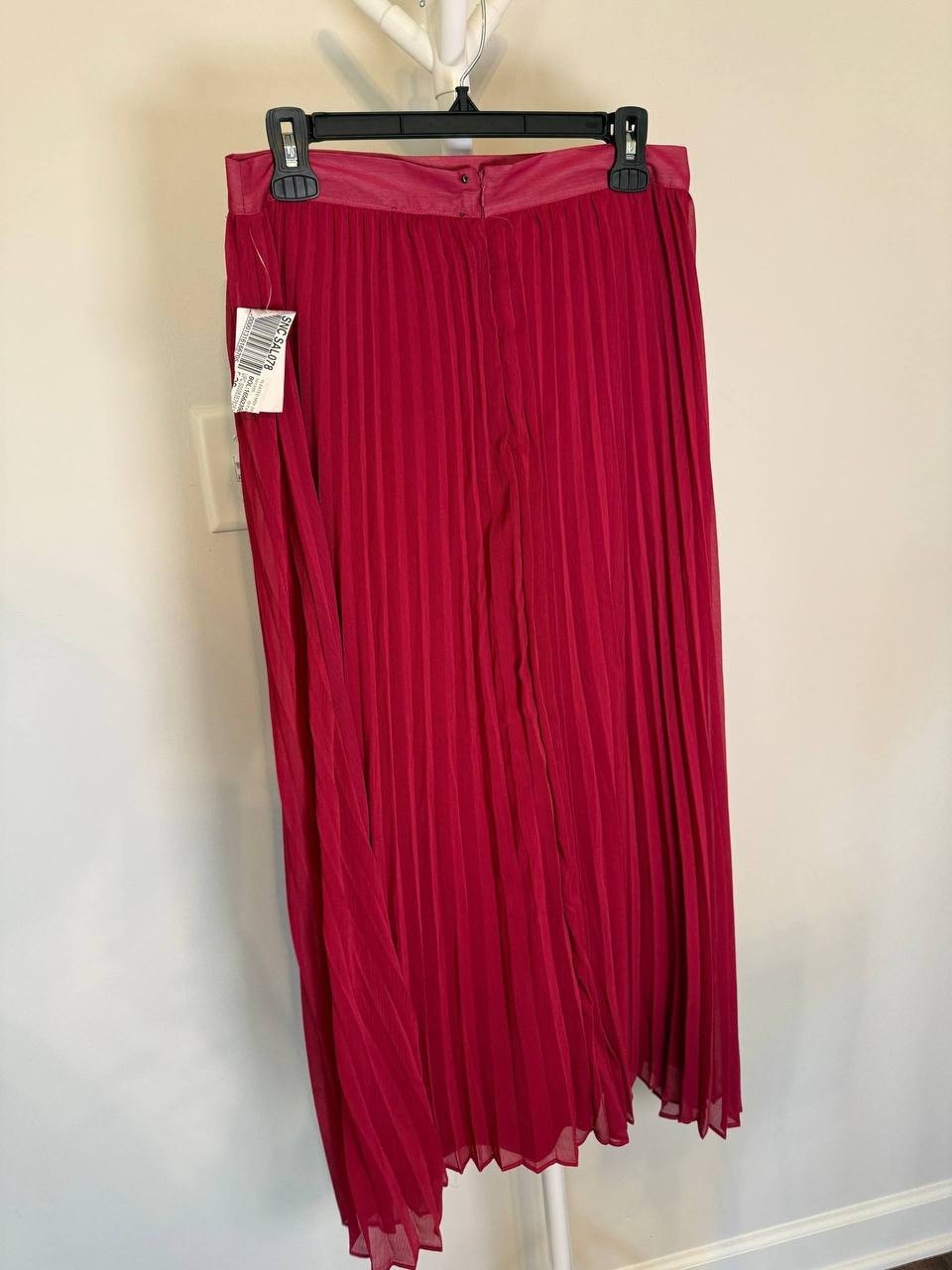 Adrienne Landau Onyx Pleated A‑Line Skirt – Maroon – Size L – NWT – $119