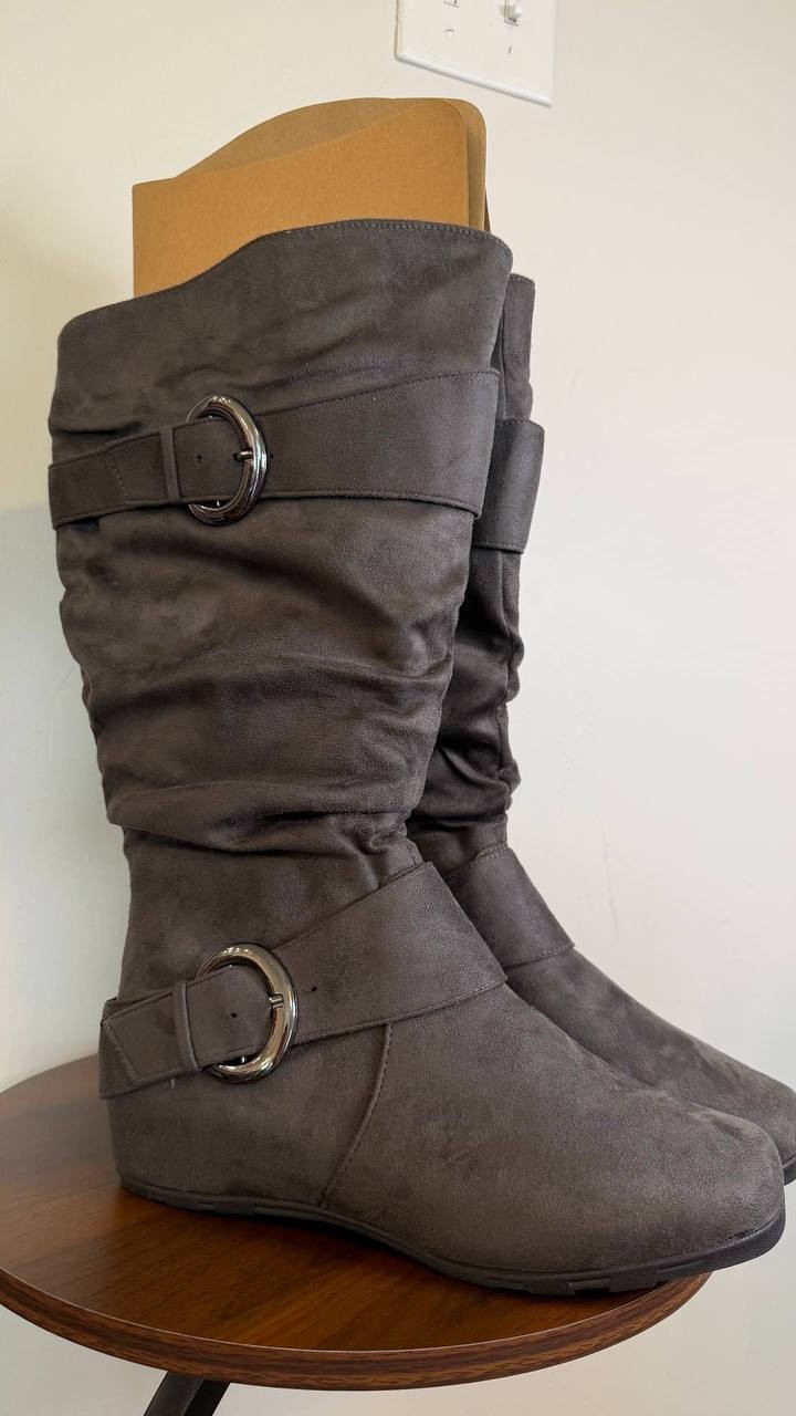 Journee Collection Women’s Jester Wide Calf Boots Grey 10 MSRP $114.99 NWB