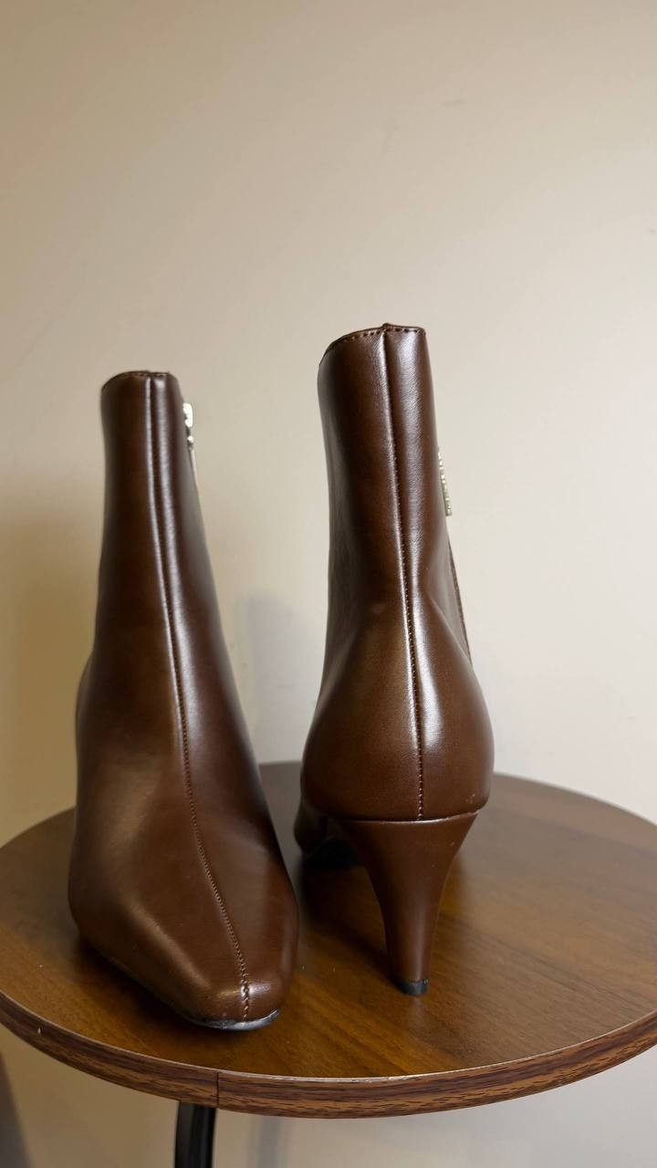 French Connection Chocolate Booties Size 6 New $129