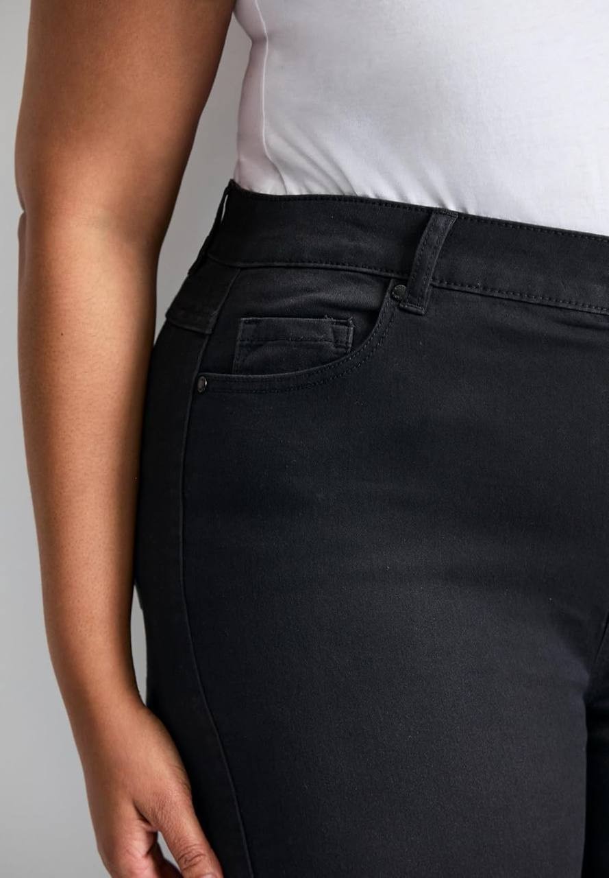 Avenue Butter Denim Jeans – Size 16 Tall – NWT – Black Straight Leg Stretch Plus