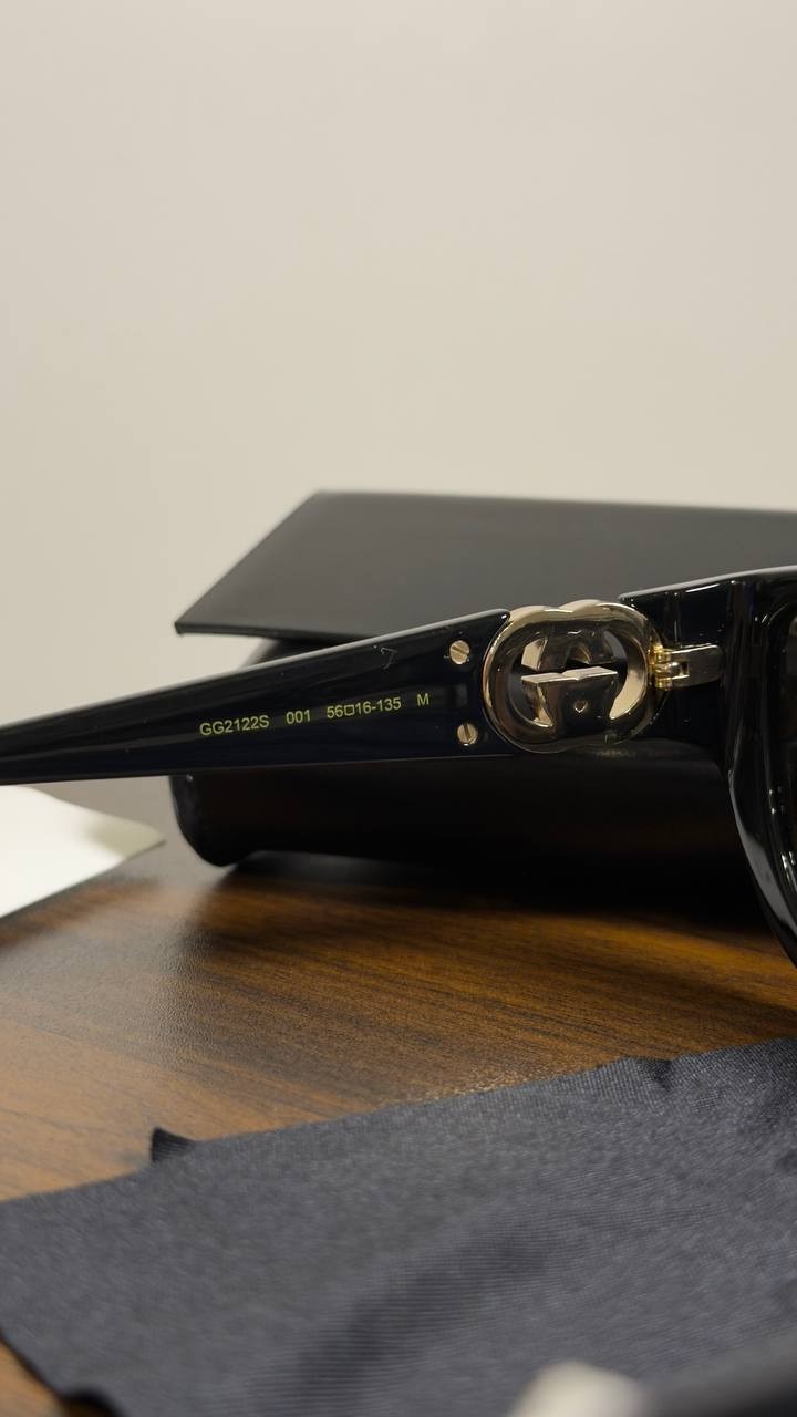 Gucci  GG2122S 001  Black  Sunglasses  NWT  $460